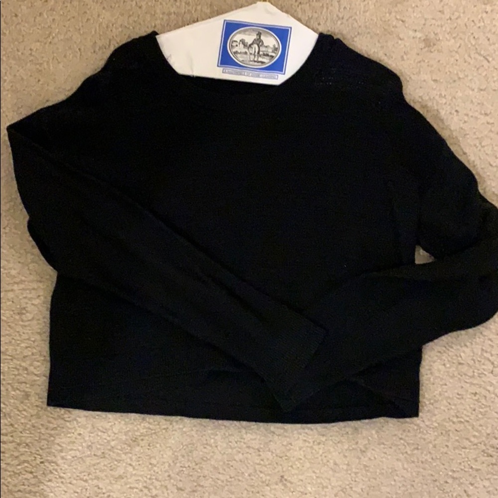Lululemon black cropped sweater